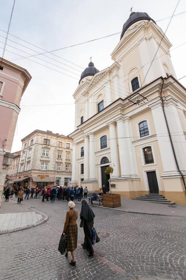 Apartment On Krakivska Street ลวีฟ ภายนอก รูปภาพ